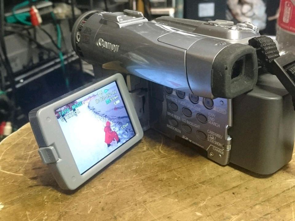 CANON MVX300E, MiniDV-Videocamera mit Zubehör!!