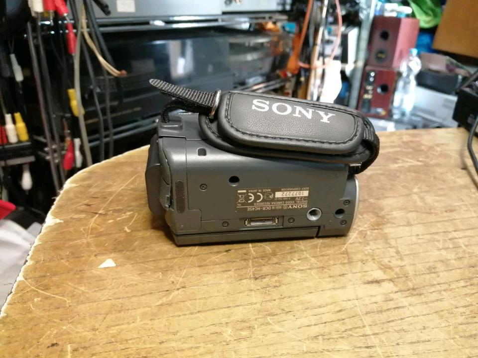SONY DCR-HC45, MiniDV-Videocamera + SONY Station für Cameras!!