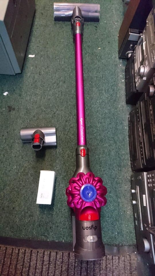 DYSON V7 motorhead, Akku-Staubsauger mit Zubehör!!