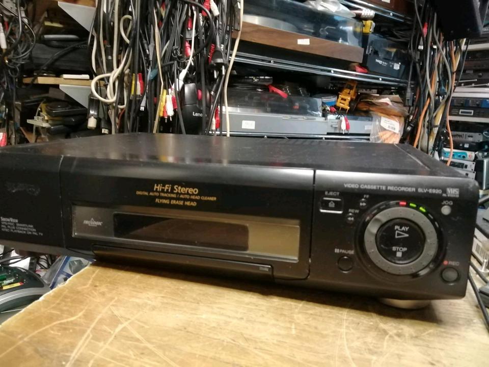 SONY SLV-E920VC2, Videocassettenrecorder (VHS) guter Zustand!!