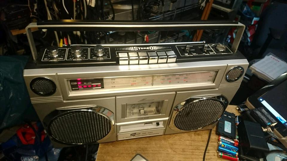 PLANET SSR-4083, 4-Band Stereo Radio, guter Zustand!!