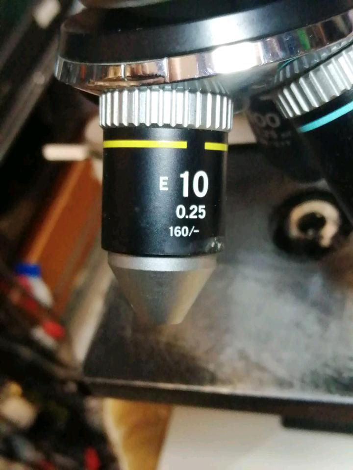 2 NIKON MIKROSKOPE, 1 Mikroskop ist etwas DEFEKT!!
