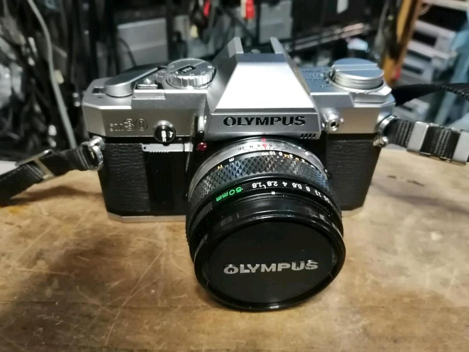 OLYMPUS OM30, Analog-Kamera mit OLYMPUS Objektiv, guter Zustand!!