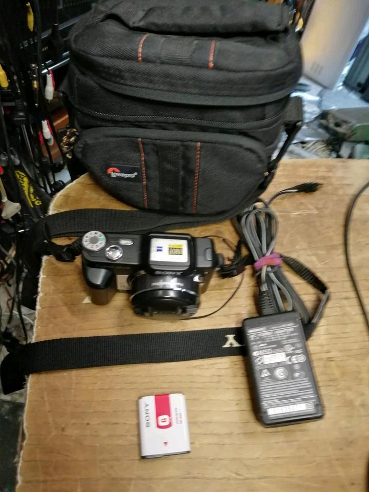 SONY DSC-H3, Digital-Kamera mit Zubehör, OHNE Speicherkarte!!