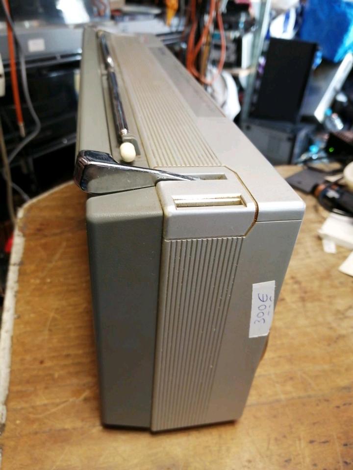 SANYO M7900 LU, Mini & Slim Radio-Cassetten-Recorder!