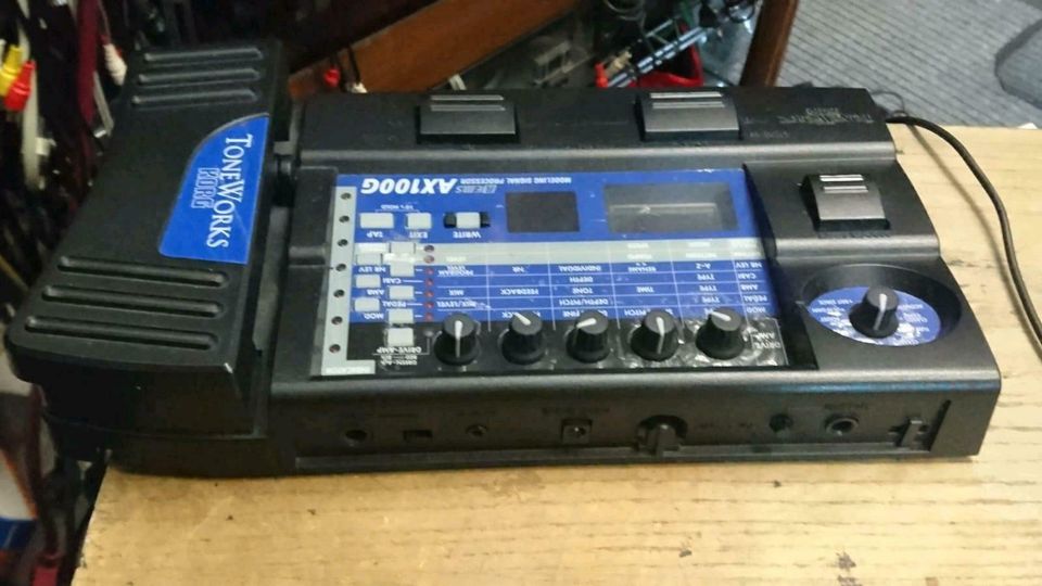 KORG AX100G, Effekt-Gerät mit Universal-Adapter, guter Zustand!