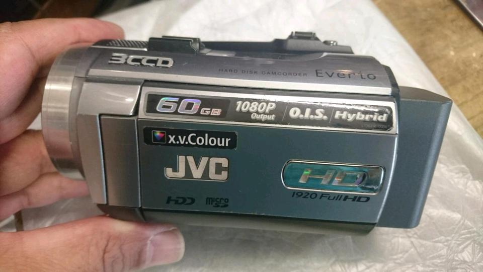 JVC GZ-HD5 Video HD Camcorder mit Zubehör, OHNE Speicherkarte!!