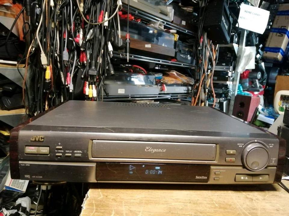 JVC HR-E226EG, Videocassettenrecorder, guter Zustand!!