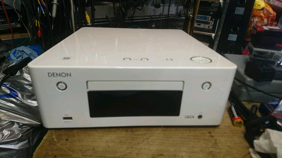 DENON CEOL RCD-N9, Netzwerk-Kompaktreceiver + 2 DENON Boxen