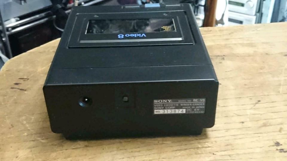 SONY BE-V8, Video Cassette Winder/Eraser mit Original-Adapter