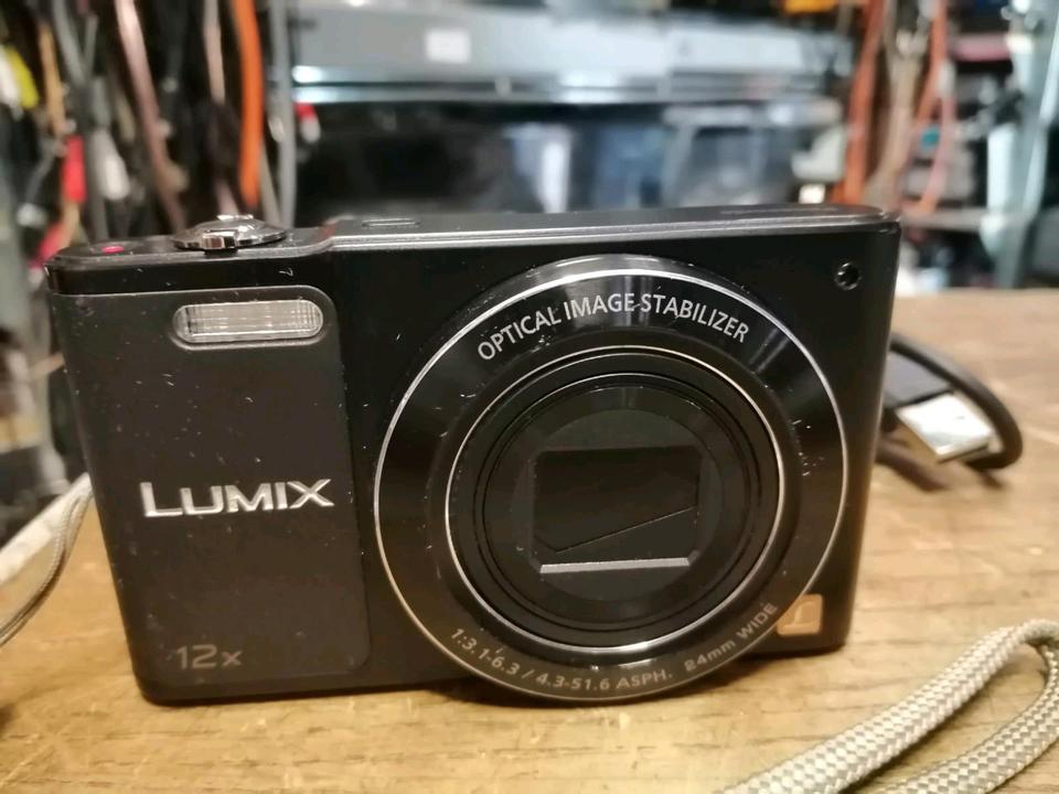 PANASONIC DMC-SZ10, Digital-Kamera mit Zubehör!!
