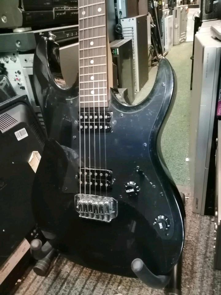 IBANEZ GIO, E-Gitarre, made in China, guter Zustand!!