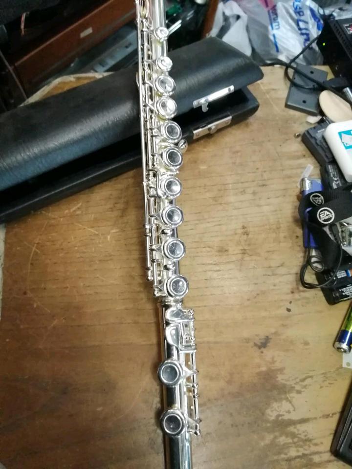 QUERFLÖTE "SOLO", mit Koffer (aber beschädigt)