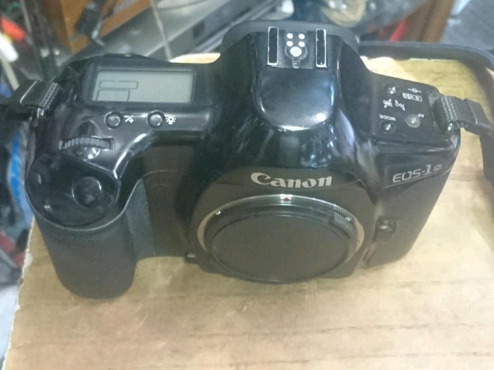 CANON EOS-1 N, Analog-Kamera OHNE Objektiv!!!