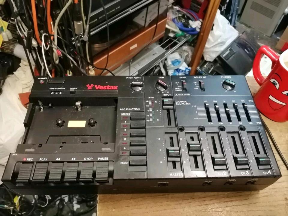 VESTAX MR-300, Mixer mit Universal-Adapter, etwas DEFEKT!!!