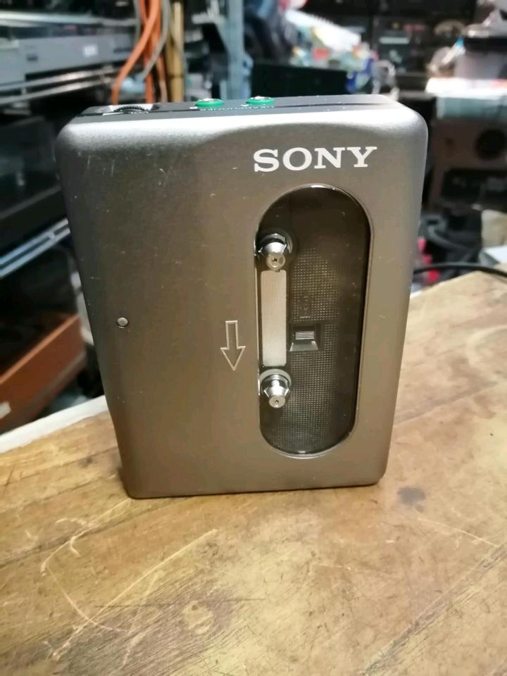 SONY WM-DD 33 Walkman, OHNE Adapter!