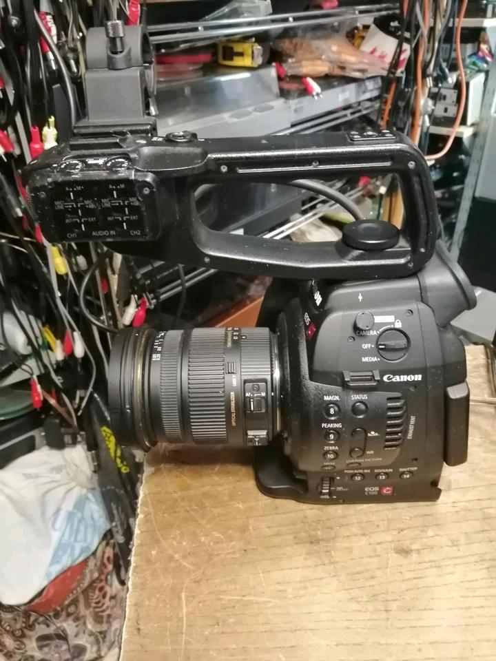CANON EOS C100, Digital-Kamera mit SIGMA Objektiv, guter Zustand