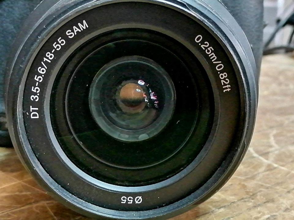SONY ALPHA 500 Digitalkamera + SONY DT Objektiv + Zubehör!!