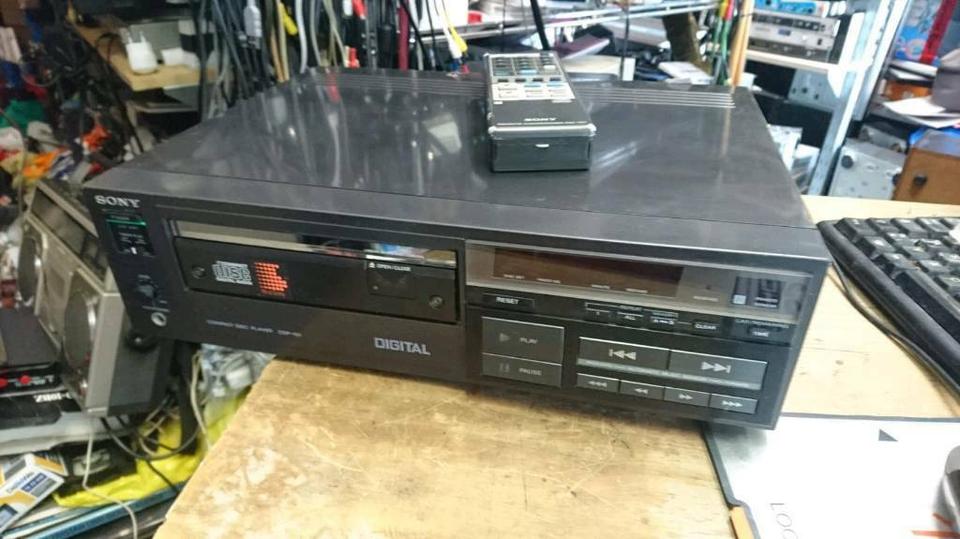 SONY CDP-101, CD-PLAYER mit Fernbedienung, DEFEKT!!