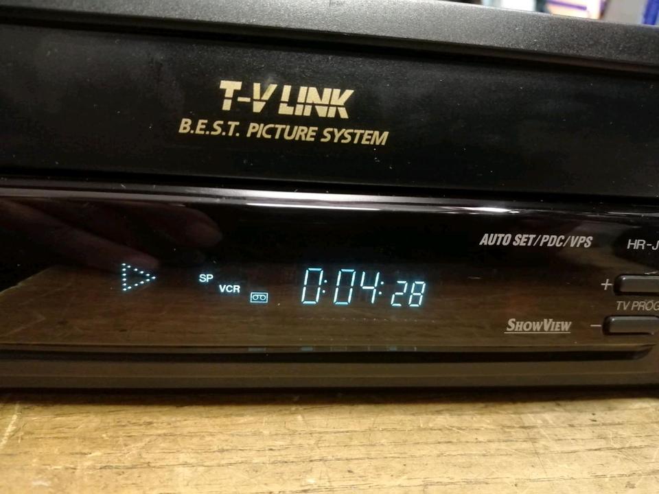 JVC HR-J668EU, Videocassettenrecorder, mit Zubehör!!
