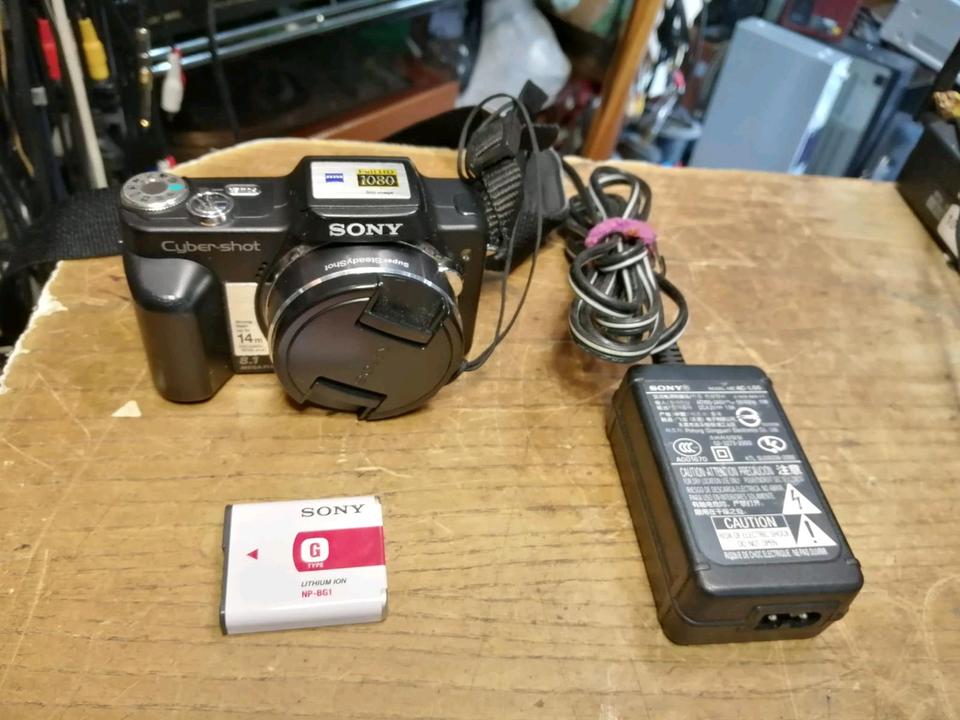 SONY DSC-H3, Digital-Kamera mit Zubehör, OHNE Speicherkarte!!