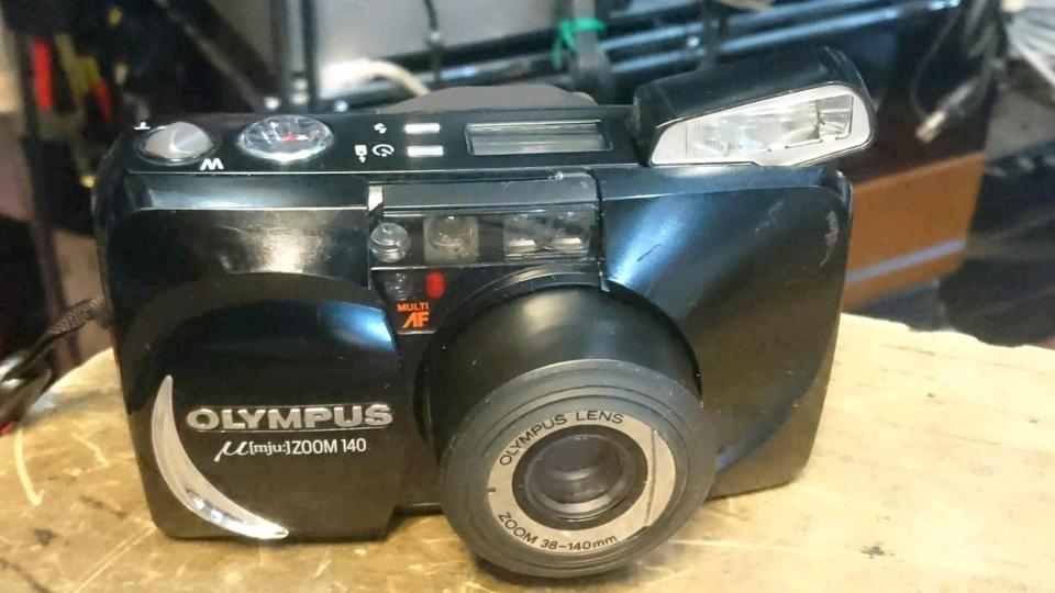 OLYMPUS MJU: ZOOM 140, Analog-Kamera