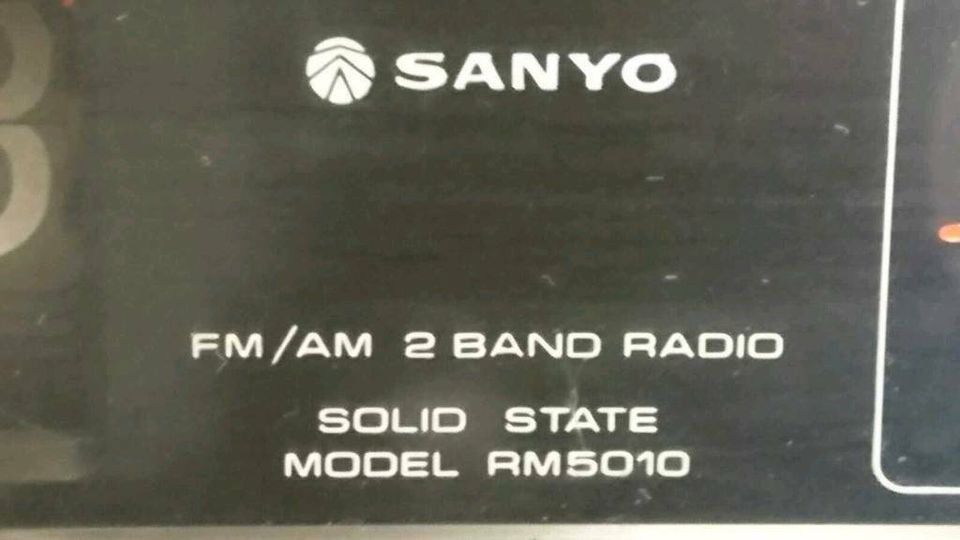 SANYO Model: RM5010, Klappzahlenwecker mit Radio, etwas DEFEKT!!