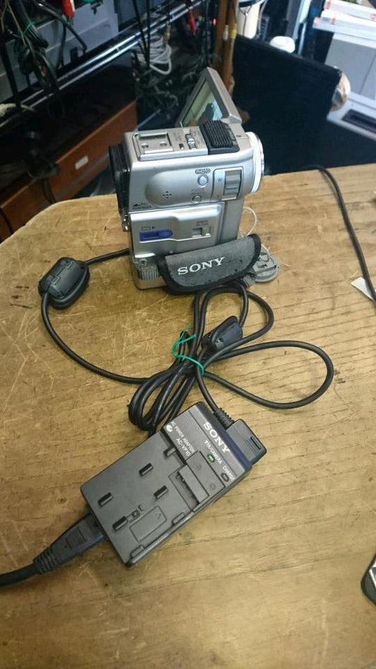 SONY DCR-PC3E, MiniDV-Videocamera, Zubehör!!