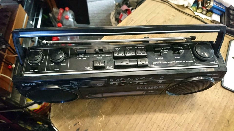 SANYO MS 320L Radio-Cassetten-Recorder, etwas DEFEKT!!