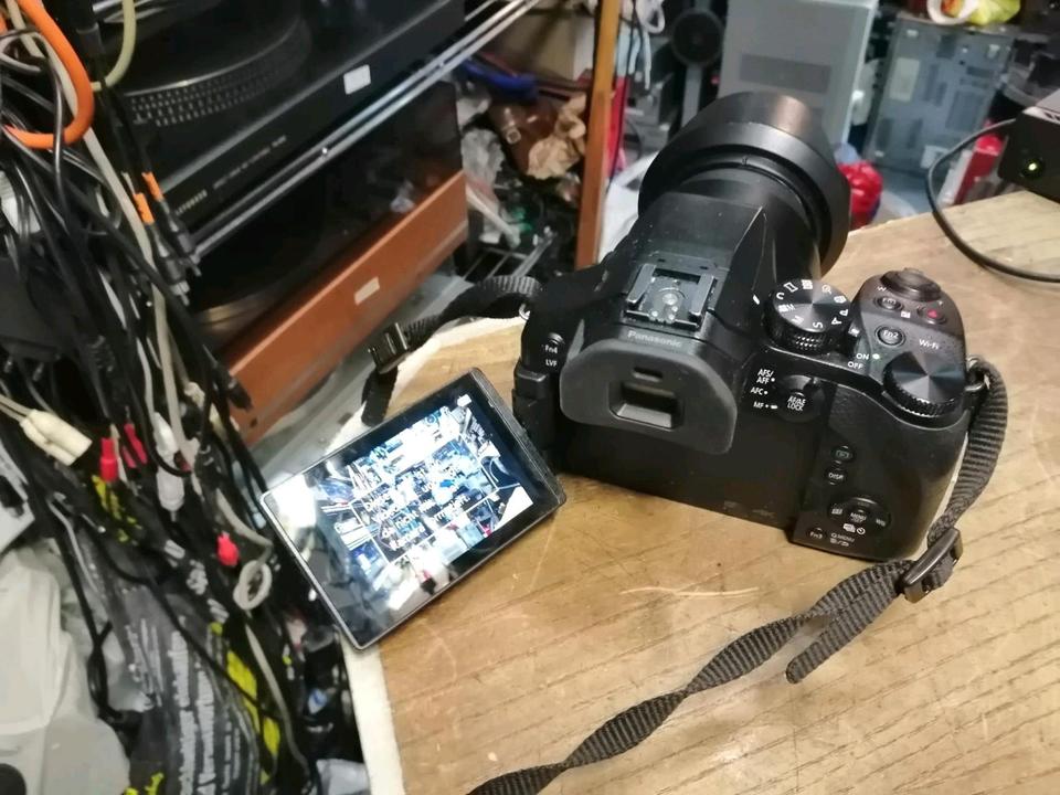 PANASONIC LUMIX DMC-FZ330, Digital-Kamera mit Zubehör!!