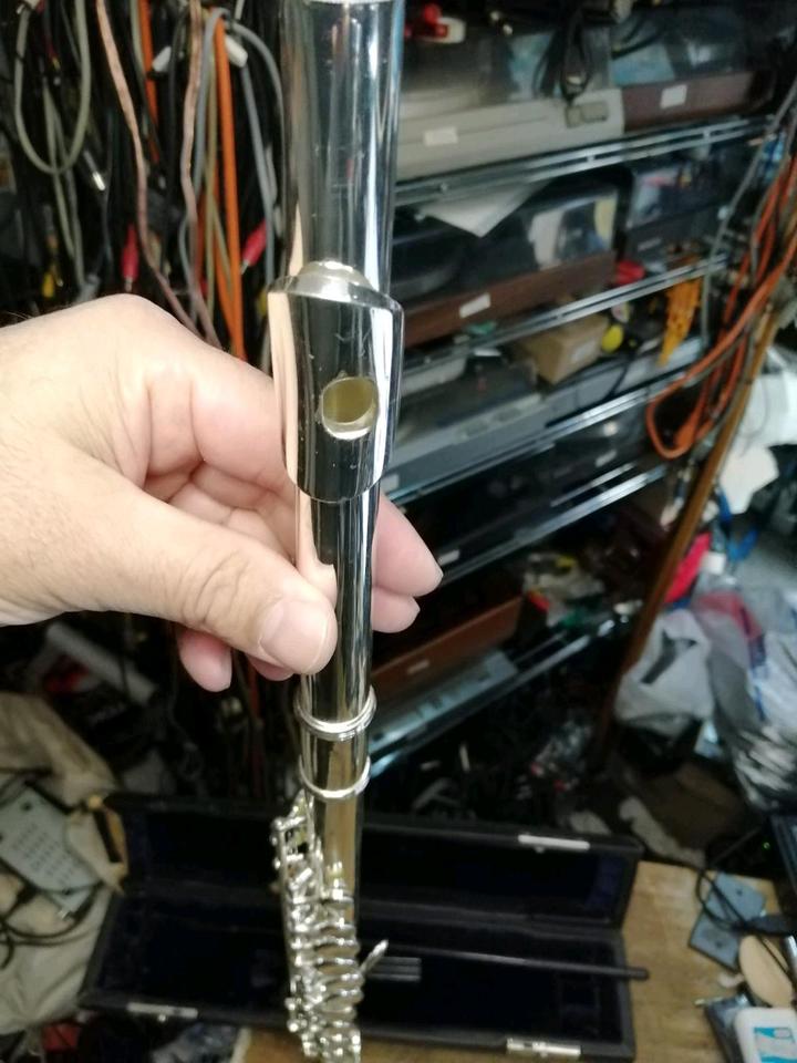 QUERFLÖTE "SOLO", mit Koffer (aber beschädigt)