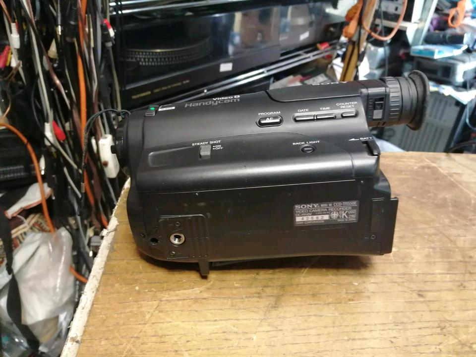 SONY CCD-TR550E, Videocamera Hi8 und Video 8, mit Zubehör!!!