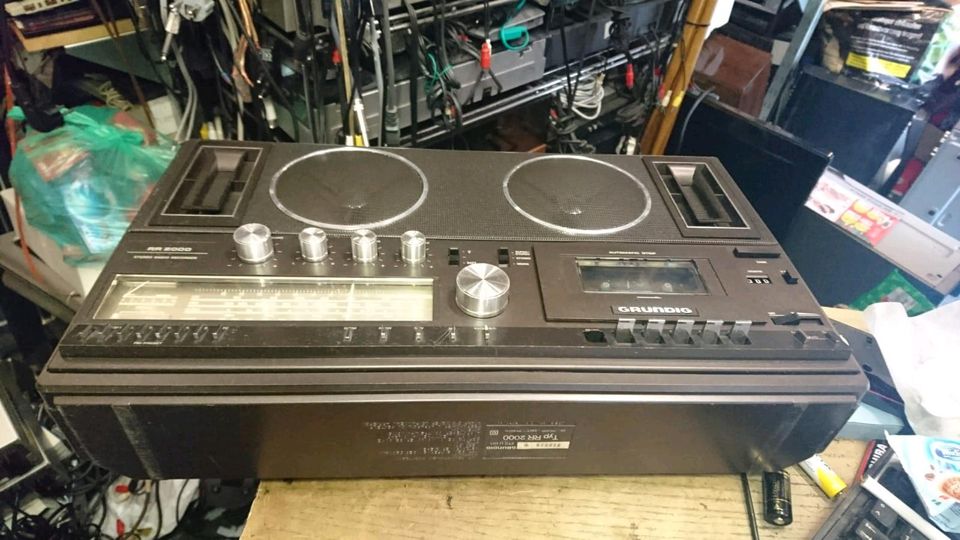 GRUNDIG RR2000, Radio-Cassetten-Recorder, etwas DEFEKT!!