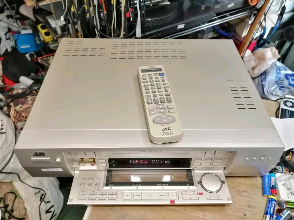 JVC HR-S9700EU, Video Cassette Recorder, guter Zustand!!