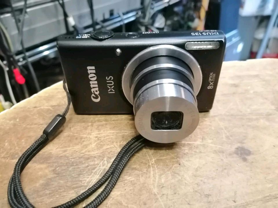 CANON IXUS 135, Digital-Kamera mit Zubehör!! Guter Zustand!