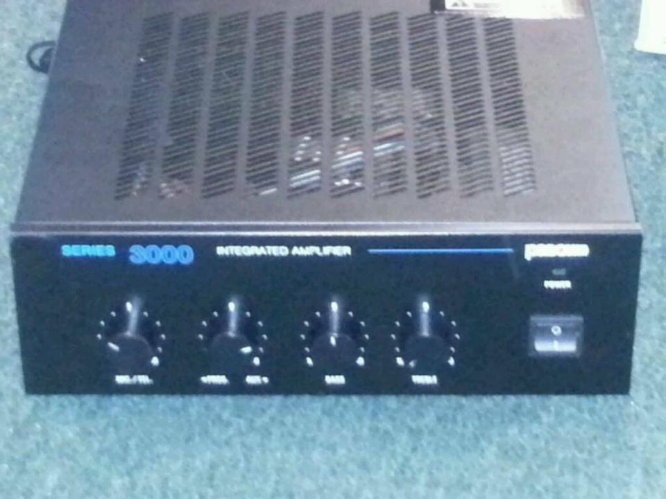 Series 3000 Integrated Amplifier AX 3032, guter Zustand!