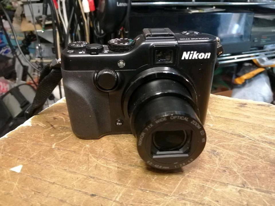 NIKON COOLPIX P7100, Digital-Kamera mit Zubehör!!