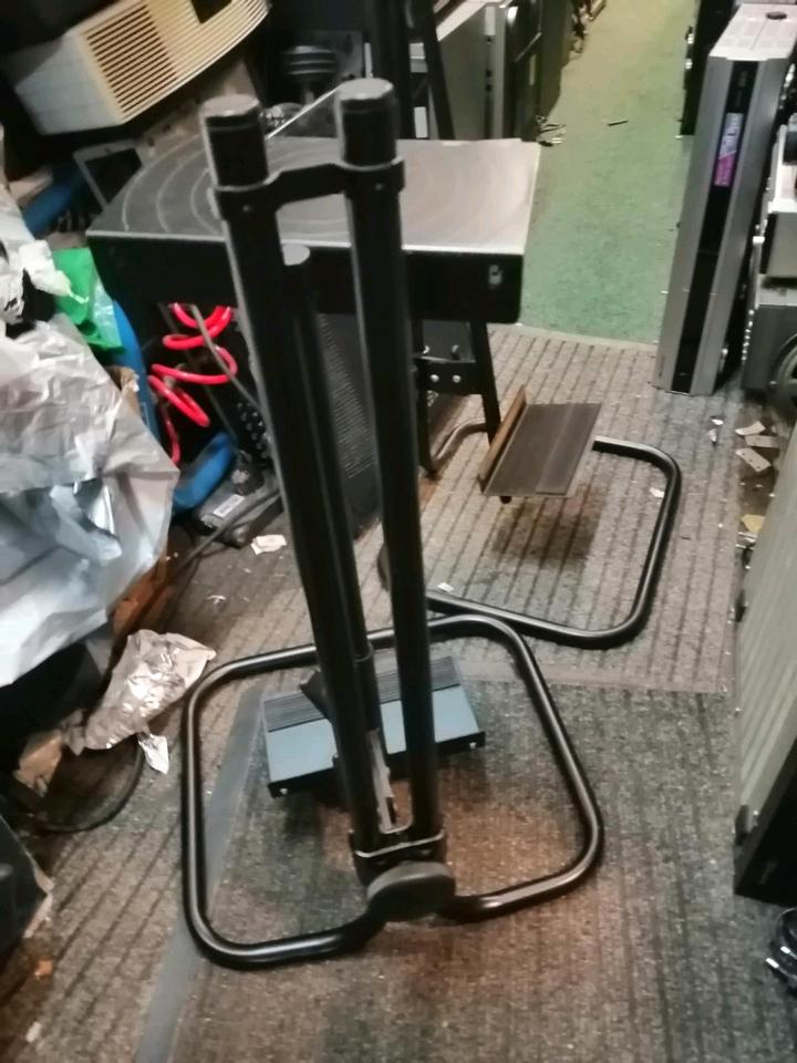 2 MAJA Boxen-Ständer, guter Zustand!!