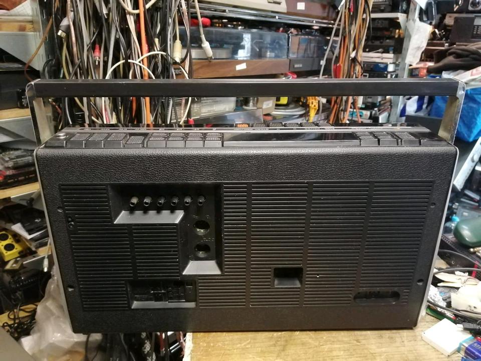 GRUNDIG C9000 AUTOMATIC, Radio-Cassetten-Recorder, etwas DEFEKT!!