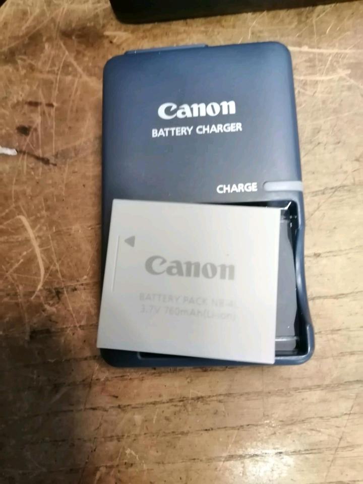 CANON IXUS 100, Digital-Kamera mit Zubehör, schwarz!