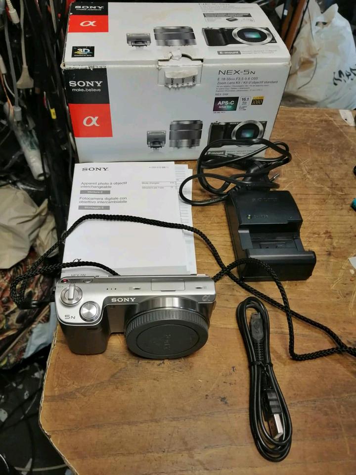 SONY Alpha NEX-5N, Digital-Kamera OHNE OBJEKTIV!! Zubehör!