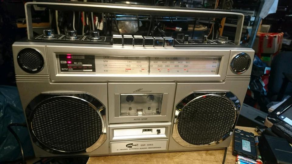PLANET SSR-4083, 4-Band Stereo Radio, guter Zustand!!