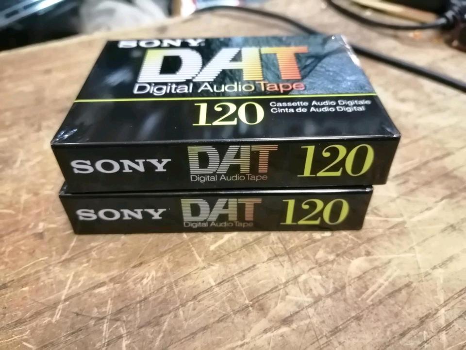 8 NEUE Digital Audio Tape Cassetten (FUJI, SONY und MAXELL!!!