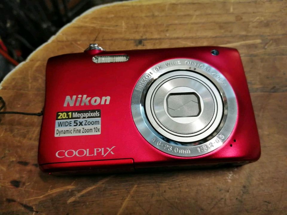 NIKON COOLPIX S2900, Digital-Kamera mit Zubehör, ROT!!!