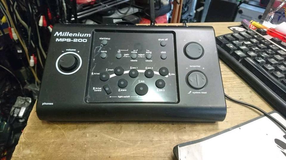 MILLENNIUM MPS-200 Digital Drum mit Universal-Adapter+Halterung