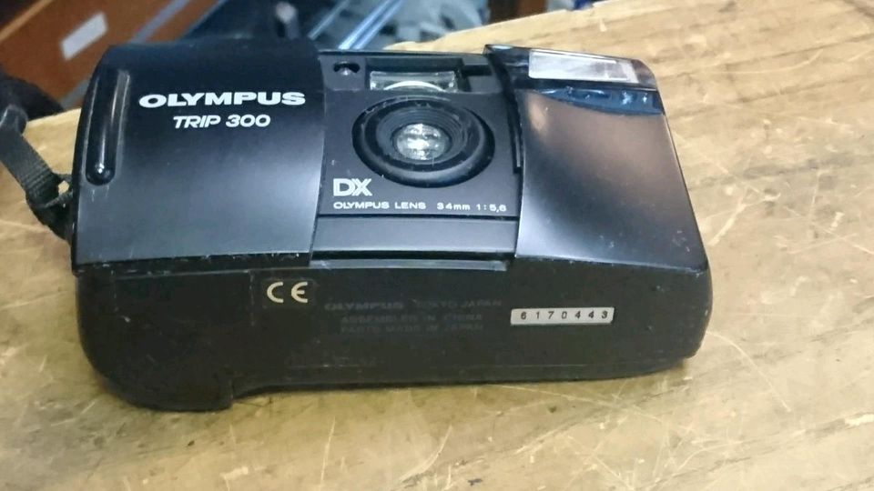 OLYMPUS TRIP 300, Analog-Kamera mit Original-Tasche!