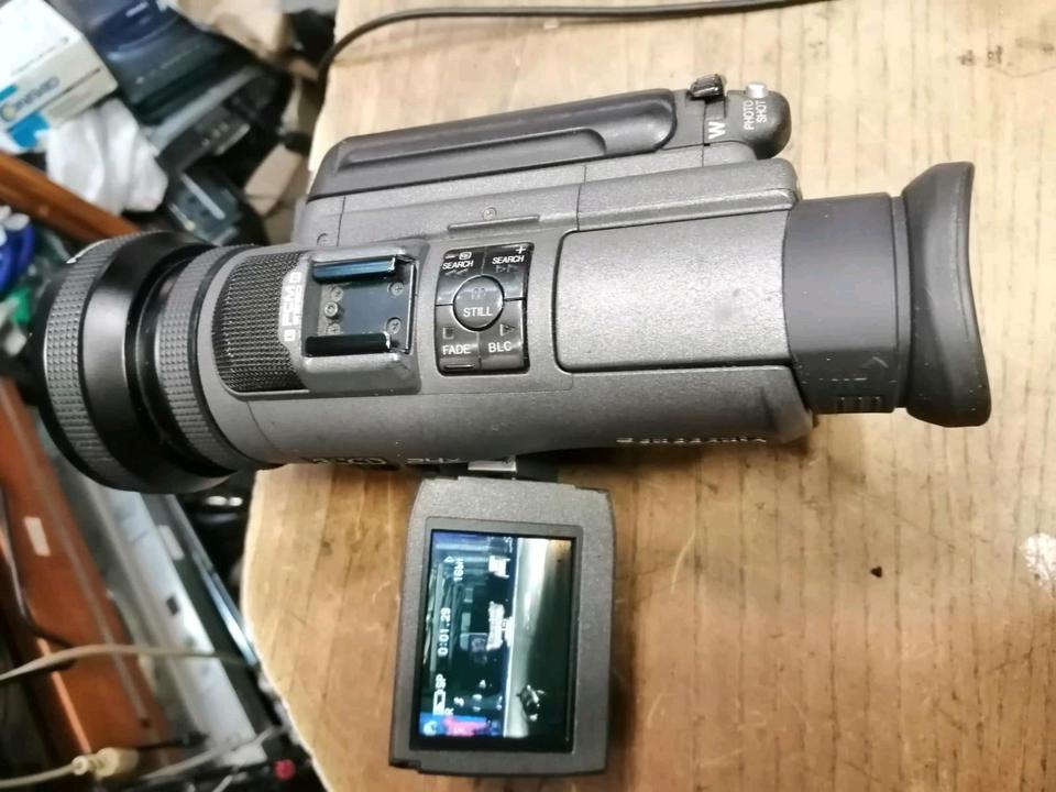 PANASONIC AG-EZ35E MiniDV-Videocamera mit Zubehör!!