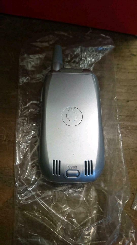 MOTOROLA V980, Handy, NEU + Originalkarton