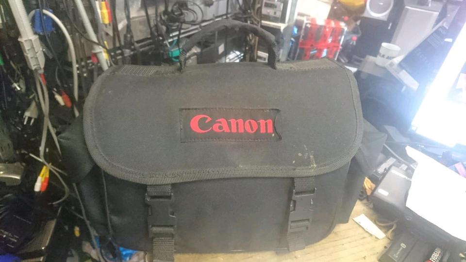 CANON V65 Hier, Videocamera Hi8 und Video 8, mit Zubehör!!