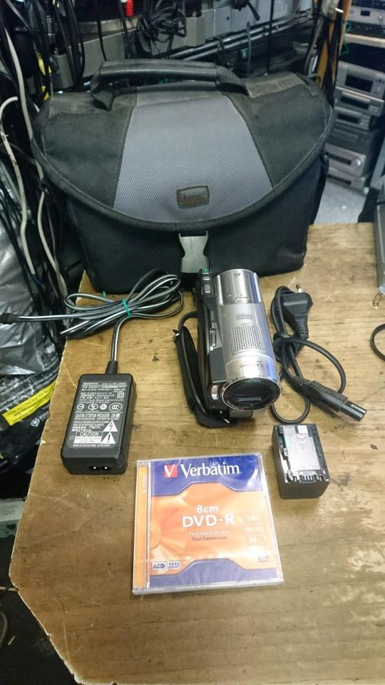 SONY DCR-DVD520E, Digital Videocamera mit Zubehör!!